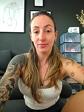 NicoleKaiser online show from 04.08.26