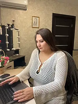 AgathaMyers online show from 04.07.26