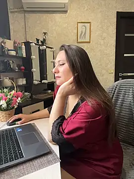 AgathaMyers online show from 04.10.26