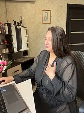 AgathaMyers online show from 04.11.26