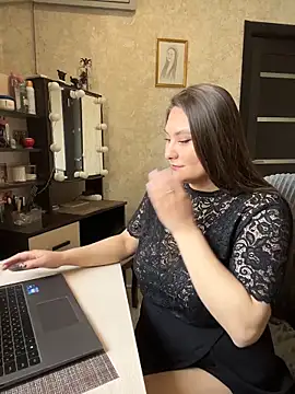 AgathaMyers online show from 04.15.26