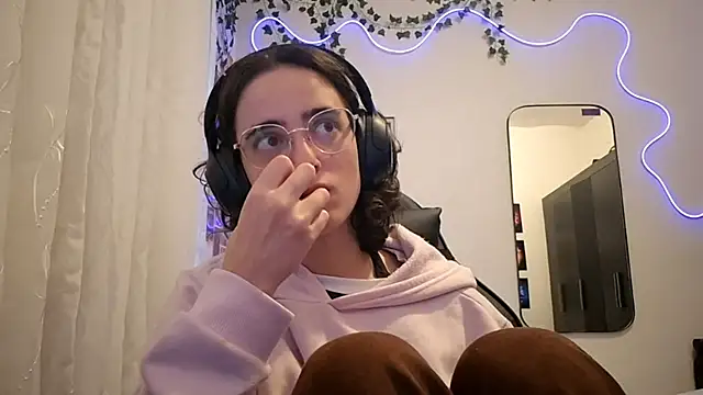 Snapshot of SanjuanaEytchison chatting on 04.14.26 SanjuanaEytchison online show from 04.14.26