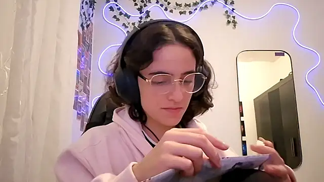 Snapshot of SanjuanaEytchison chatting on 04.15.26 SanjuanaEytchison online show from 04.15.26