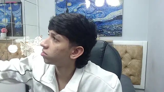 Snapshot of AdrianFranko chatting on 04.29.26 AdrianFranko online show from 04.29.26