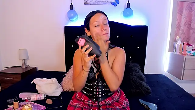 Sia messy online show from 04.15.26