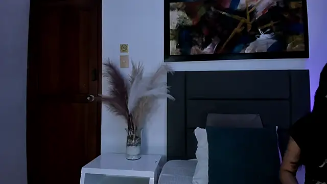 AnnieBlluee online show from 03.28.26