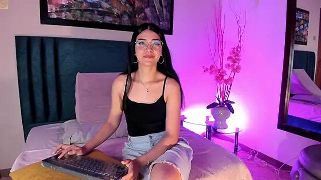 AnnieBlluee online show from 06.23.26