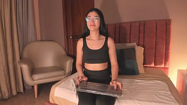 AnnieBlluee online show from 07.01.26