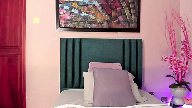 CloeRosell online show from 04.14.26