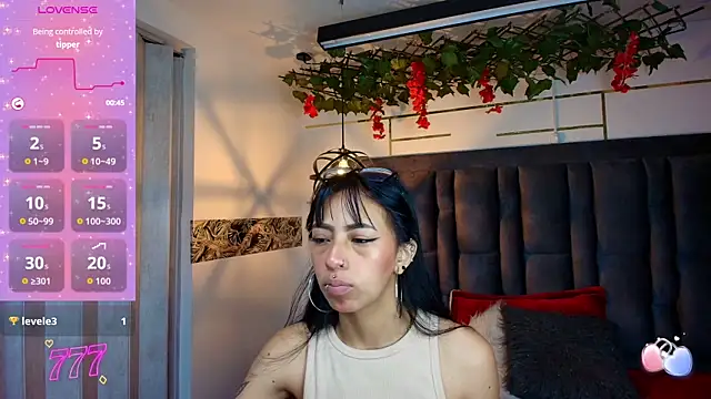 Snapshot of BONIE_WILLS chatting on 04.11.26 BONIE WILLS online show from 04.11.26