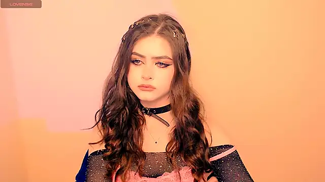  LunnaBelle  online show from 03.30.26