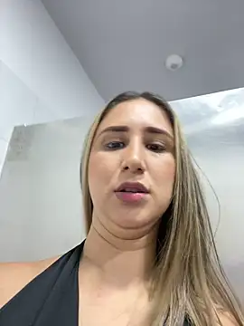 VictoriaWhitmore online show from 04.06.26