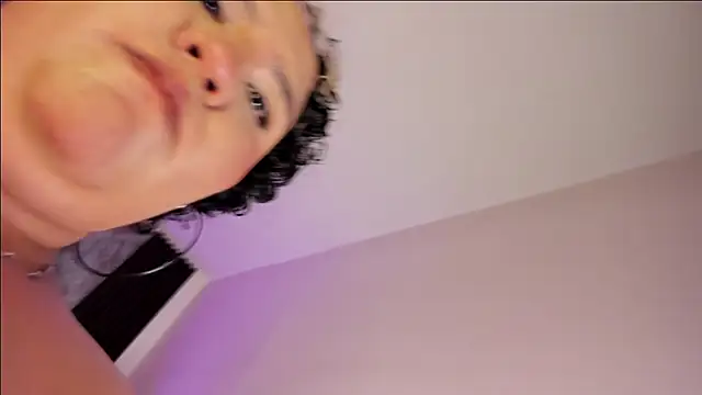 Wen Jones online show from 04.09.26