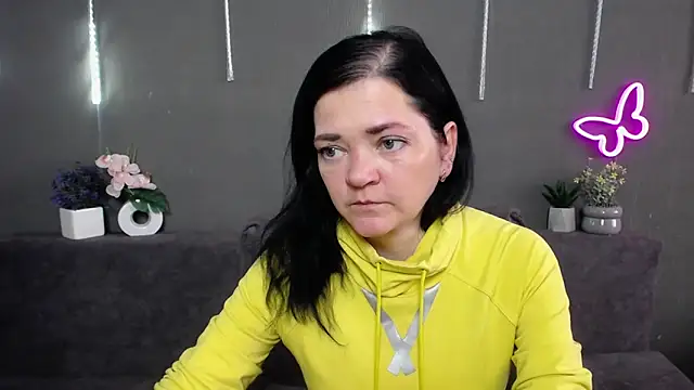 LauraFinn online show from 03.25.26