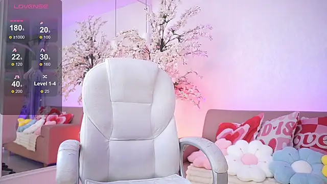 LucyWeisser online show from 03.31.26