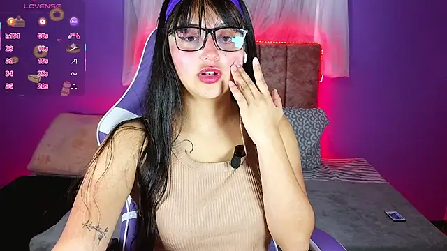 1 Scarllet  online show from 04.07.26