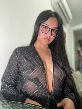 1 Scarllet  online show from 04.16.26