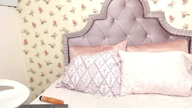 crystal watson0 online show from 03.25.26