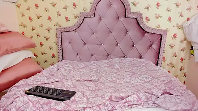 crystal watson0 online show from 03.31.26