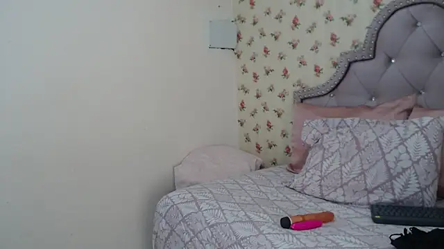 crystal watson0 online show from 04.04.26