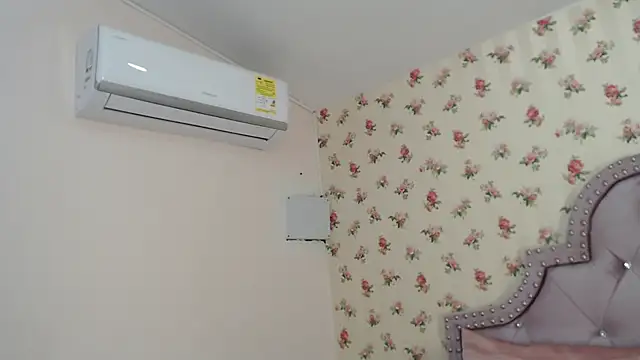 crystal watson0 online show from 04.06.26