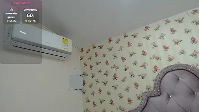 crystal watson0 online show from 04.11.26