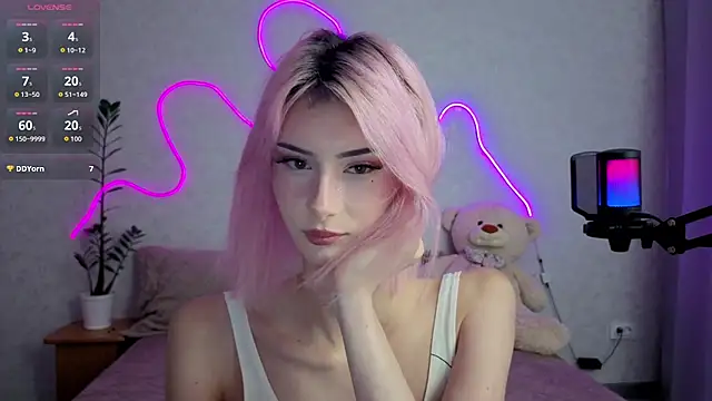 Snapshot of kittysocutie chatting on 07.07.26 kittysocutie online show from 07.07.26