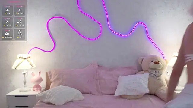 Snapshot of kittysocutie chatting on 07.18.26 kittysocutie online show from 07.18.26