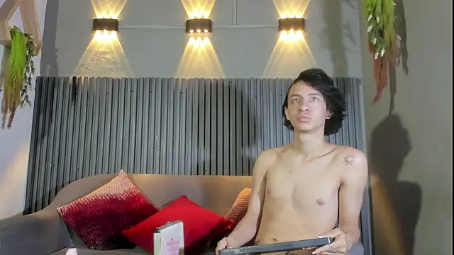 Emmyy Fantasy online show from 04.07.26