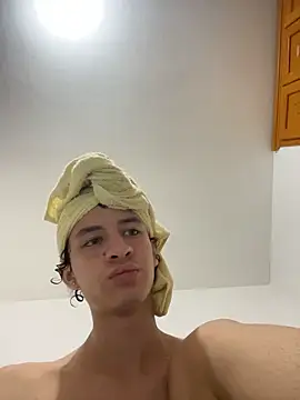 Emmyy Fantasy online show from 04.14.26