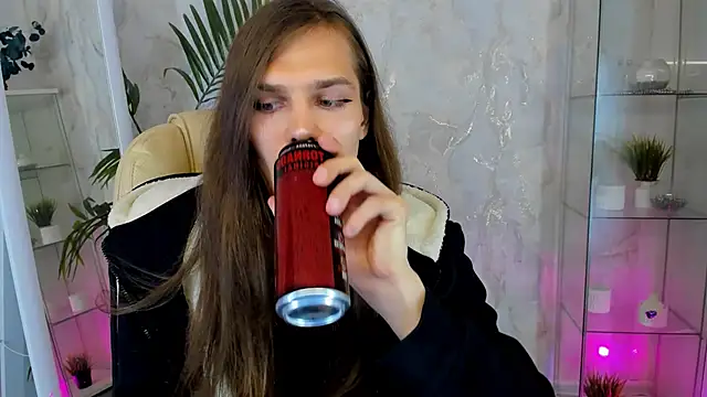 WillFobos online show from 04.16.26