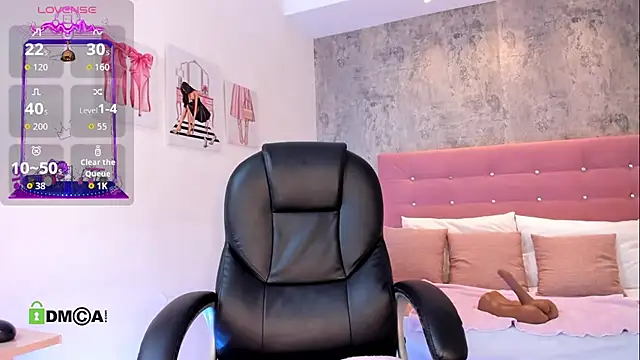 Snapshot of brithany__collins chatting on 04.01.26 brithany collins online show from 04.01.26