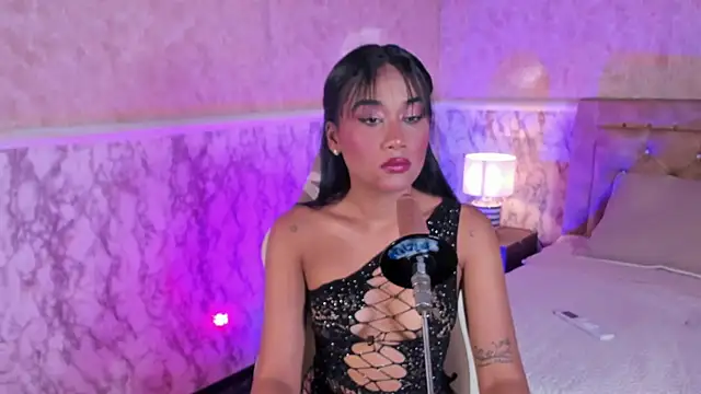 Horny Brunette  online show from 03.25.26