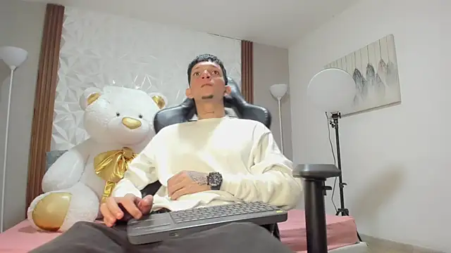 Hot Gaara  online show from 04.03.26