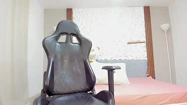 Hot Gaara  online show from 04.06.26