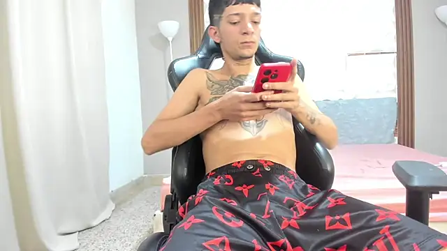 Hot Gaara  online show from 04.09.26