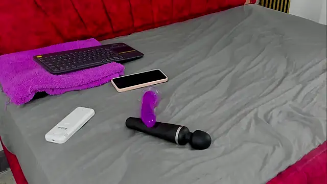 Tiana hots online show from 03.26.26