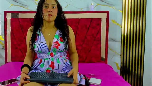 Tiana hots online show from 03.28.26