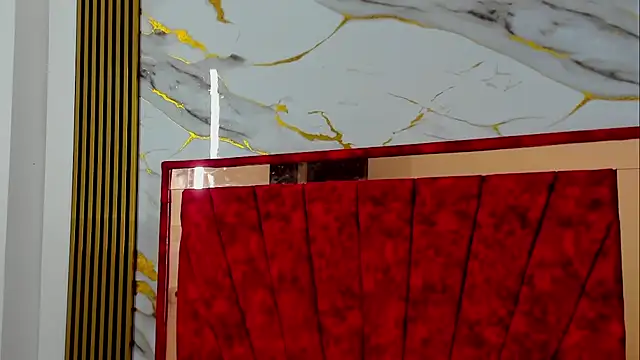 Tiana hots online show from 04.14.26