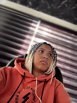 Laila LS online show from 04.08.26