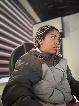 Laila LS online show from 04.15.26