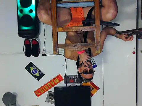 freddymdq100 online show from 04.13.26