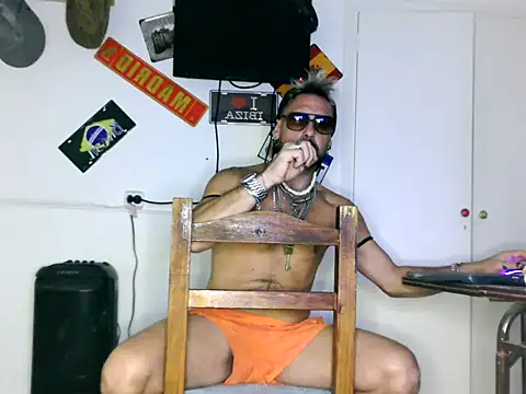 freddymdq100 online show from 04.14.26