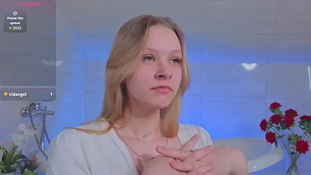 Snapshot of StaceyyJones chatting on 03.22.26 StaceyyJones online show from 03.22.26