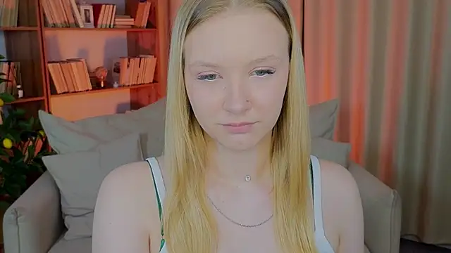 Snapshot of StaceyyJones chatting on 03.24.26 StaceyyJones online show from 03.24.26