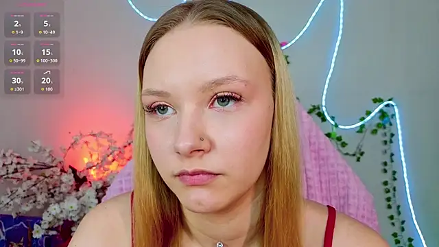 Snapshot of StaceyyJones chatting on 04.05.26 StaceyyJones online show from 04.05.26