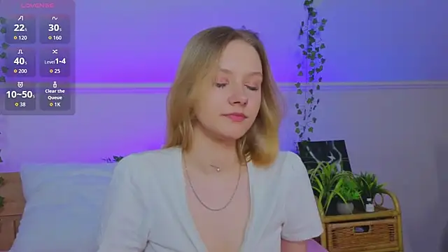 Snapshot of StaceyyJones chatting on 04.06.26 StaceyyJones online show from 04.06.26