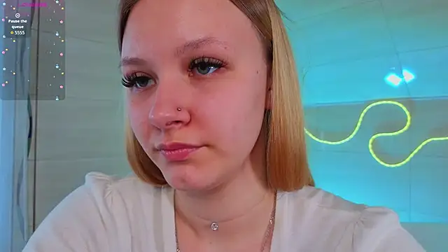 Snapshot of StaceyyJones chatting on 04.12.26 StaceyyJones online show from 04.12.26