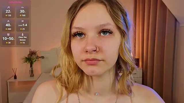 Snapshot of StaceyyJones chatting on 04.16.26 StaceyyJones online show from 04.16.26