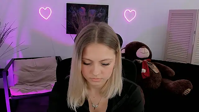 Snapshot of BlossomVibe chatting on 03.18.26 BlossomVibe online show from 03.18.26